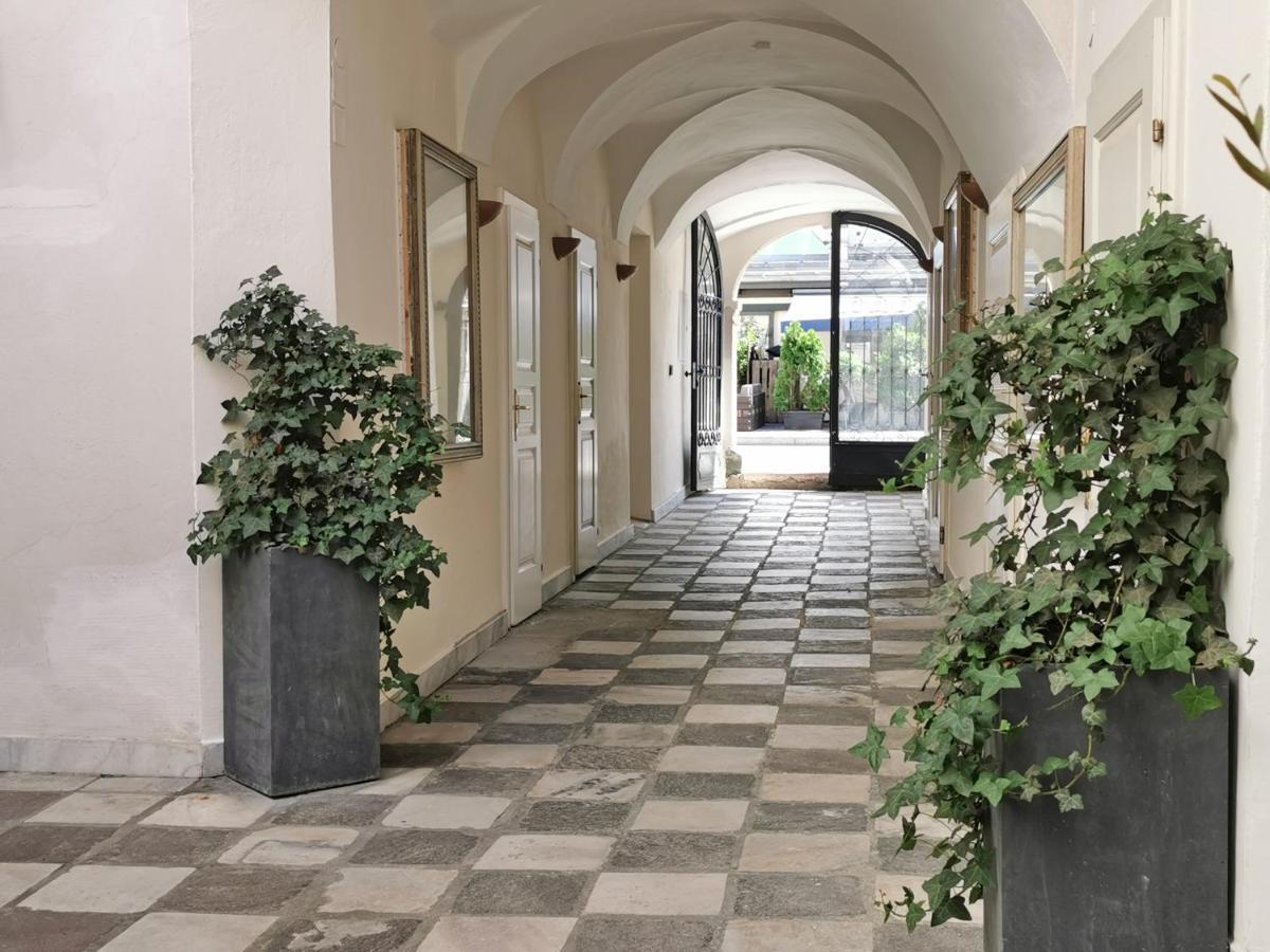 Stylische Cityapartments Benedikt Klagenfurt am Woerthersee Buitenkant foto